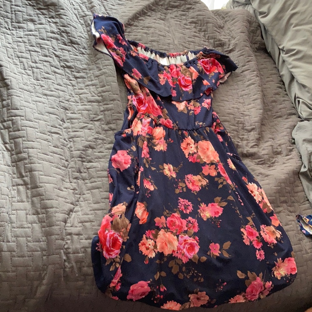 DRESS